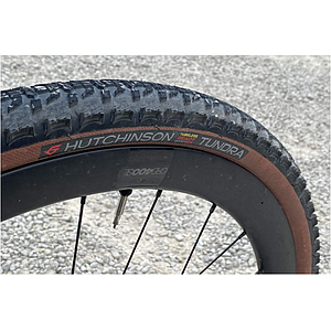 HUTCHINSON TUNDRA TUBELESS READY TYRE 700 x 50 TAN WALL